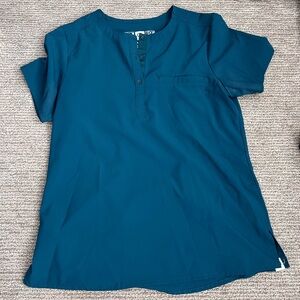 Wonderwink Renew Henley scrub top in carribean blue size small